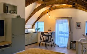 B&B TxL